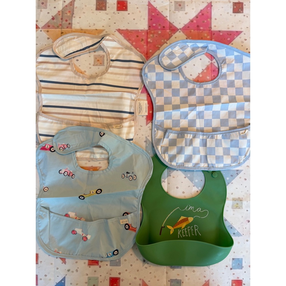 Ali + Oli Baby Bib Set 4 Pack Silicone and Polyester Race Car Checker Stripe